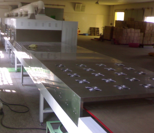 隧道式微波烘干机