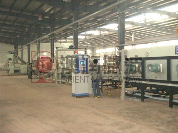 连续微波新陶瓷材料干燥设备